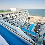 Lotti In Infinity Pool & Apartamento *